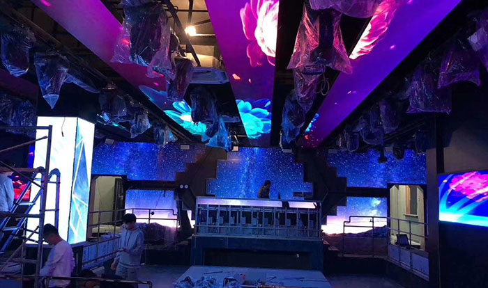 河南郑州室内P4和P3.91LED透明屏酒吧项目